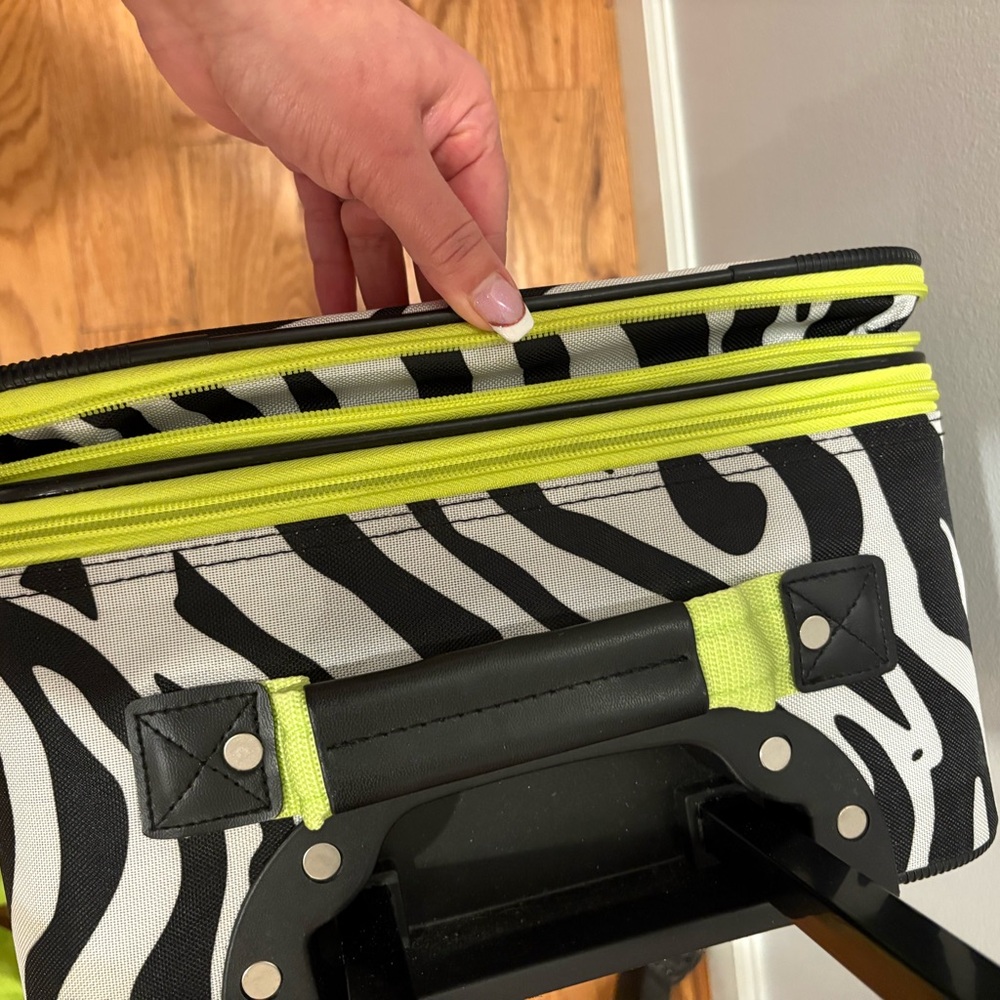 Kohl's Zebra Print Luggage Set with Lime Accents - Picture 3 of 9